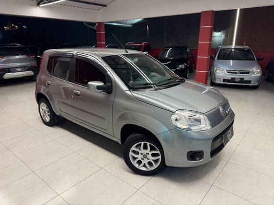 FIAT UNO 1.0 EVO VIVACE 8V FLEX 4P MANUAL FIAT UNO 1.0 EVO VIVACE 8V FLEX 4P MANUAL